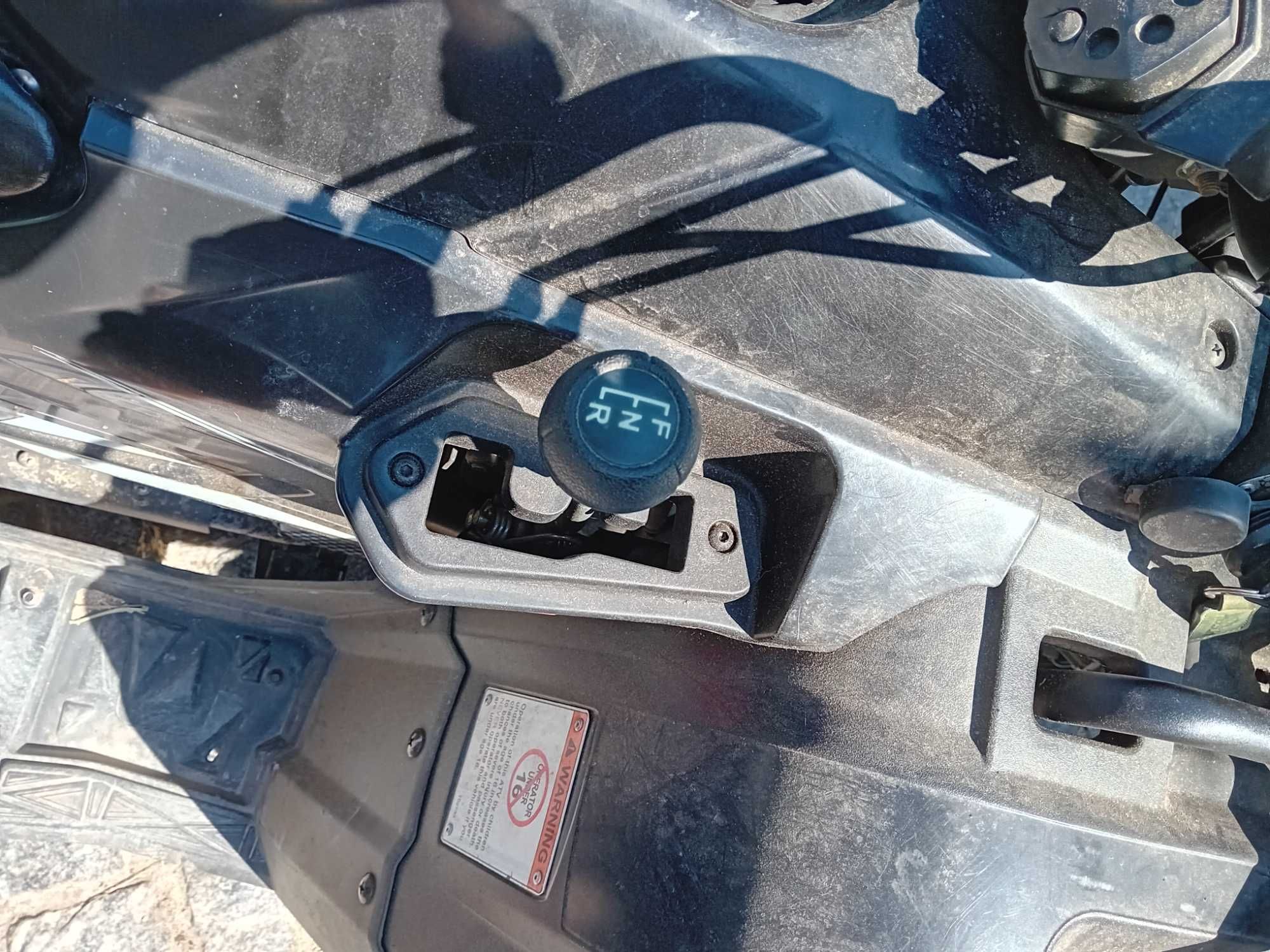 Moto 4 com atrelado
