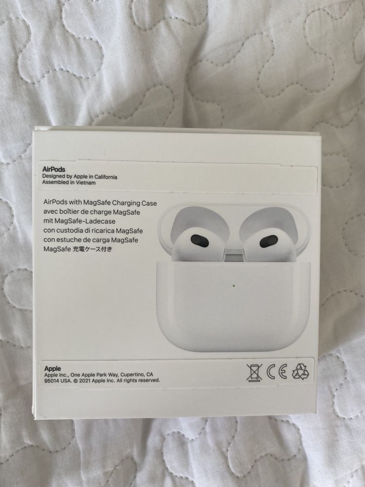 Słuchawki bezprzewodowe Apple AirPods 3. generacji