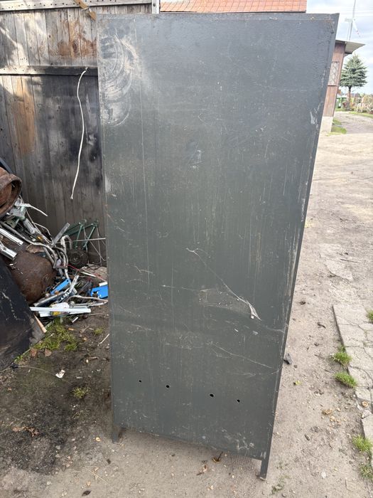 Szafa   metalowa nie wysylam odbior osobisty