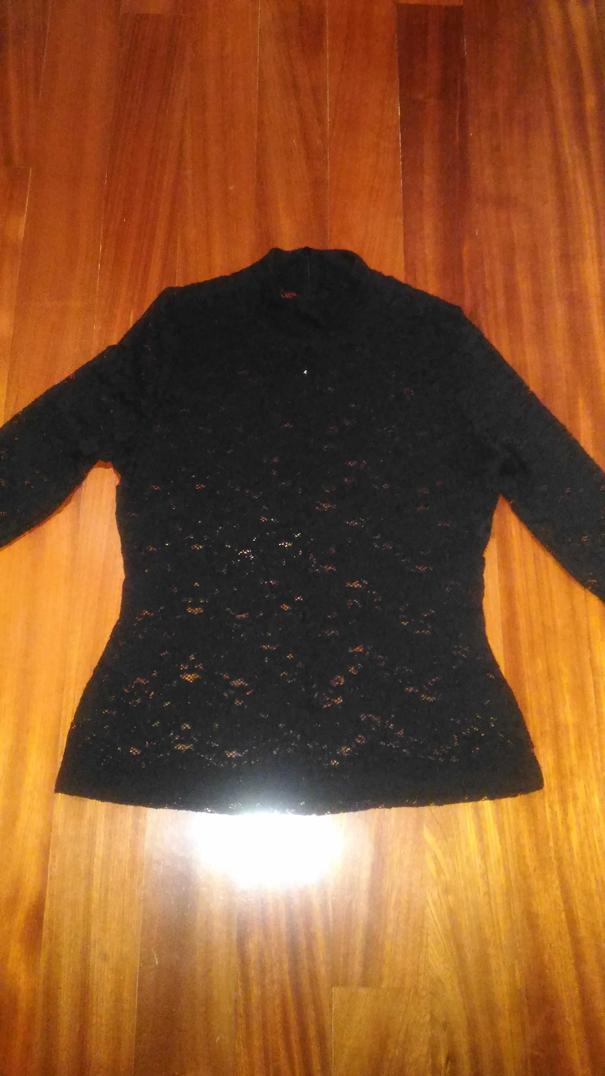 Camisola em renda de marca. Nova. Sem uso.