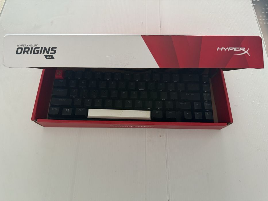 Teclado gaming HP HyperX Alloy Origins 65