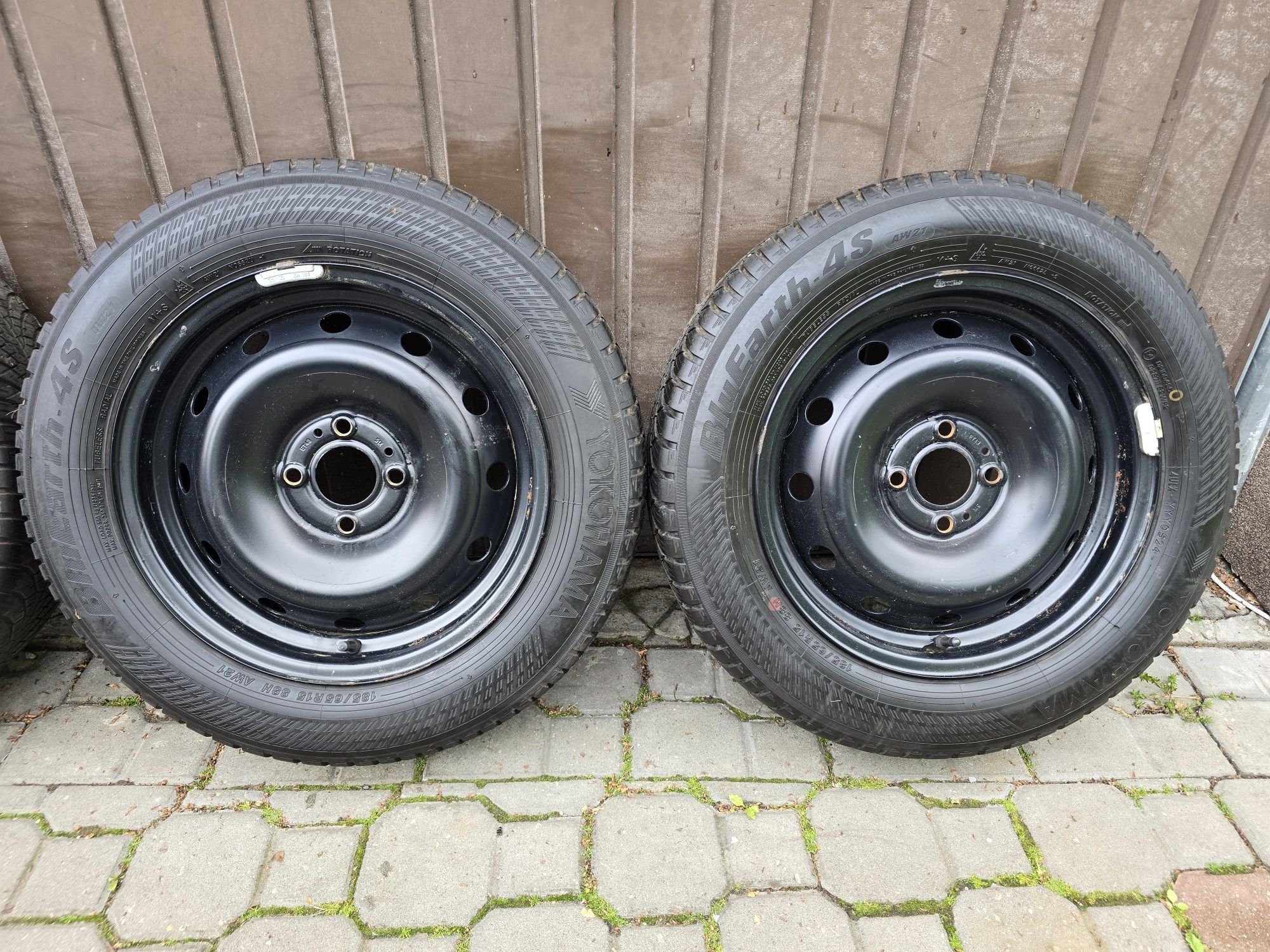 Felgi z oponami 185/65R15 RENAULT Clio IV 4 4x100 Megane SANDEROL
