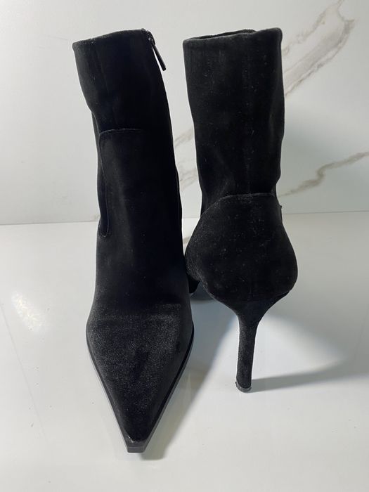Ботильйони на підборах ZARA