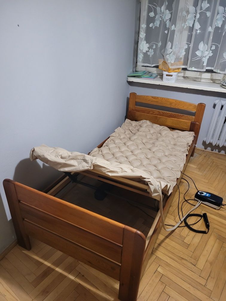Łóżko rehabilitacyjne (ortopedyczne) z materacem przeciwodleżynowym