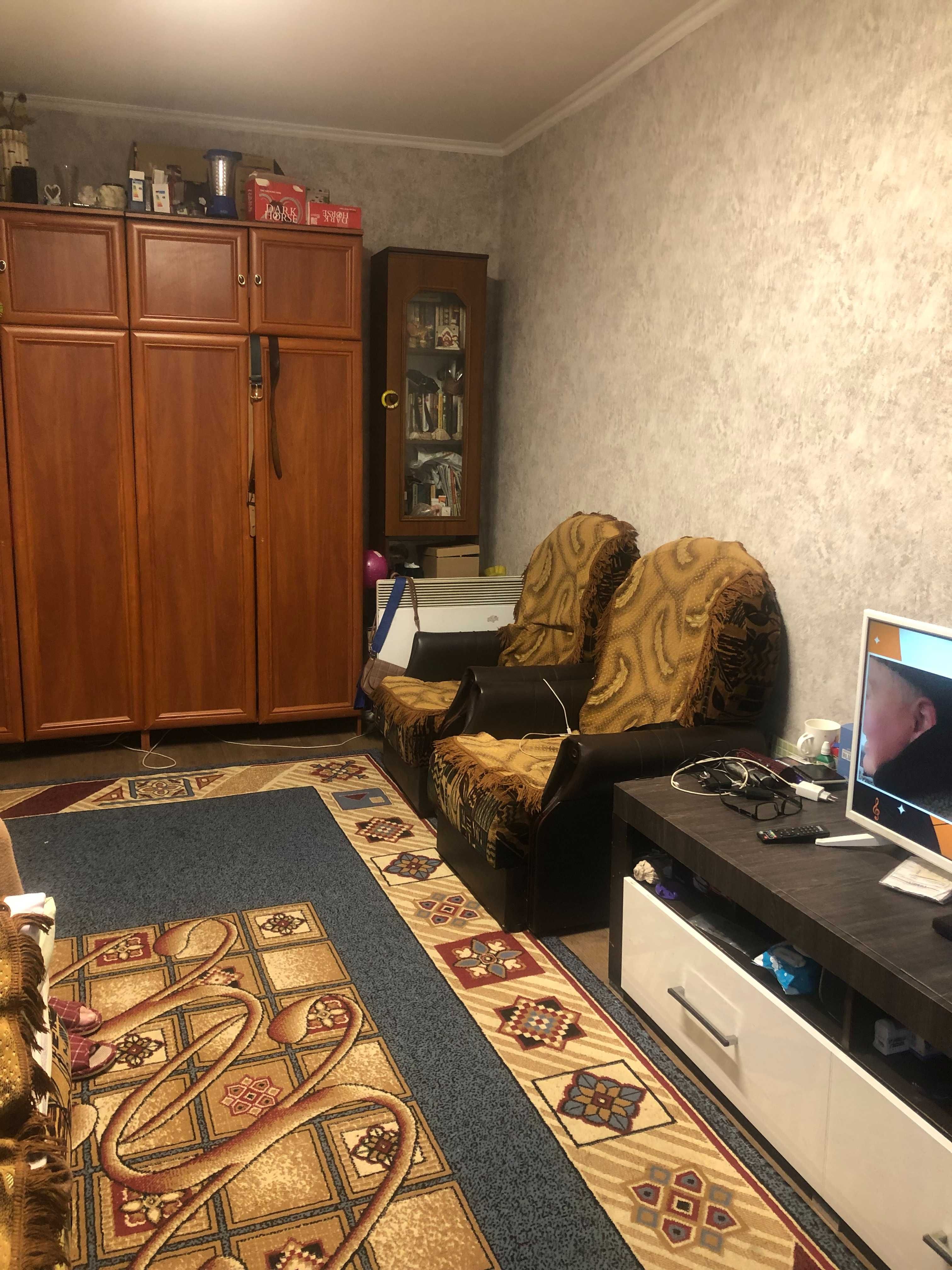 ПРОДАМ: 1-но к.кв.,5 этаж,кухня-9м,комната-18м. Цена: 22.000т.