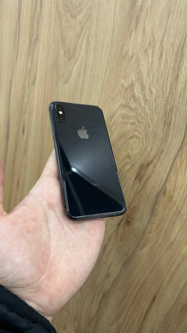 iPhone XS 256GB :)