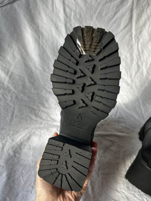 Чоботи ботильйони квадратний носок модні нові