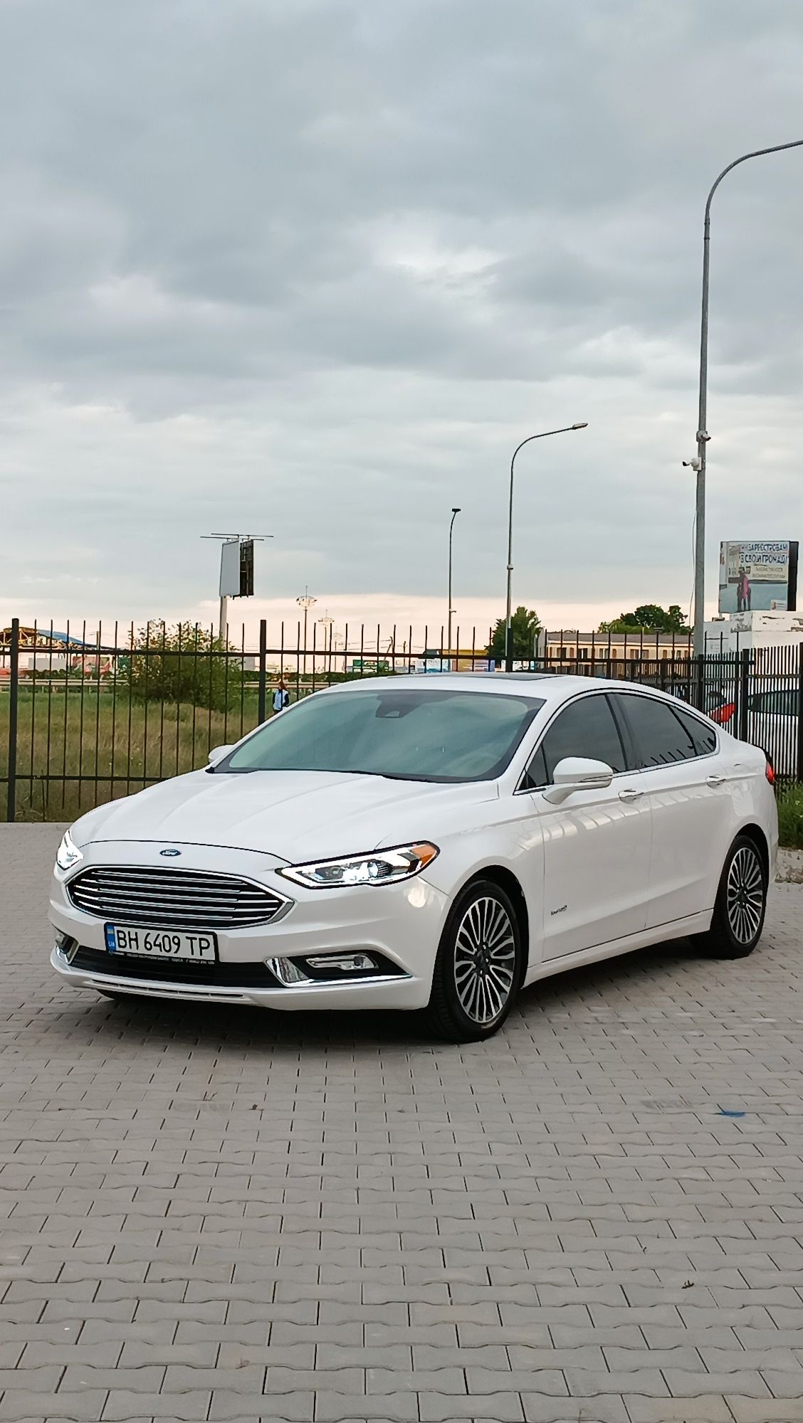 2017 Ford Fusion TITANIUM HYBRID 2.0