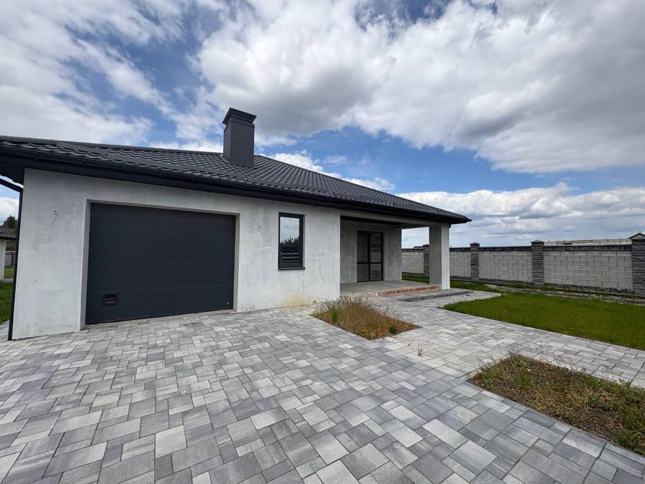 р Американкана на березі озера