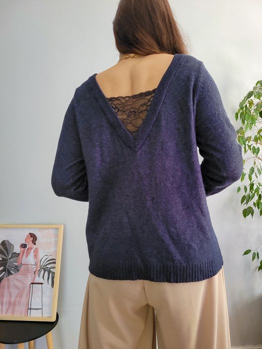 Granatowy sweter damski Vila L miły puchaty wiskozowy koronkowy