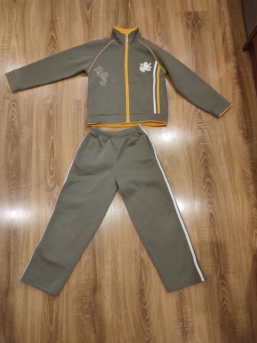Ocieplany dres roz 140