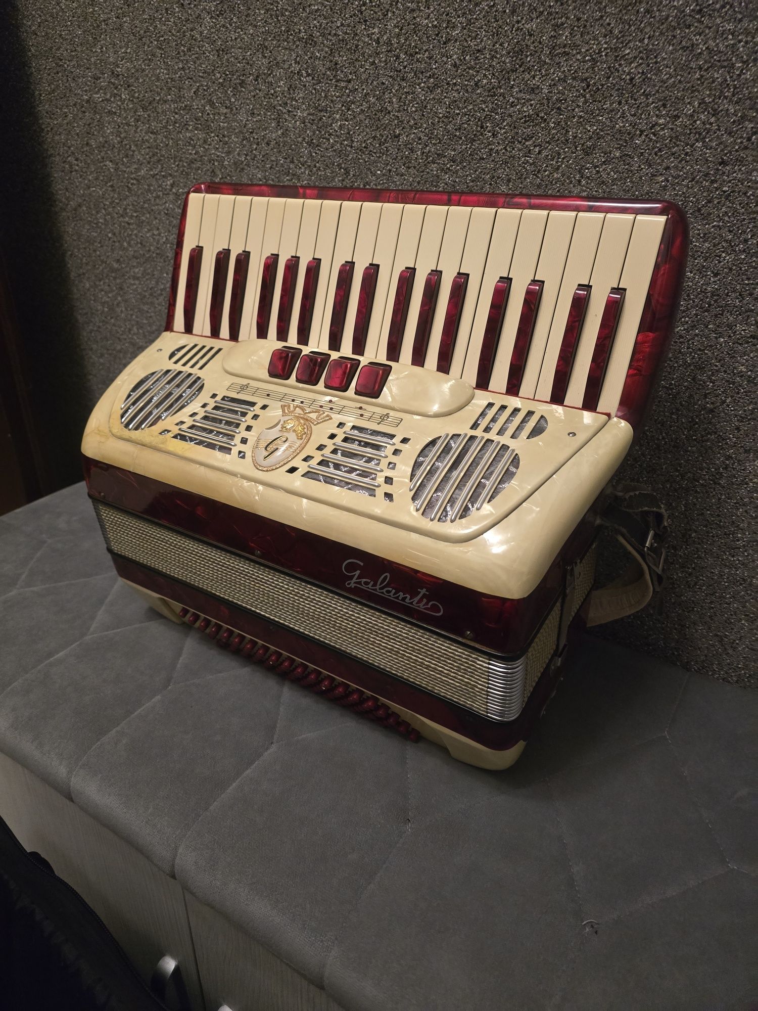 Akordeon Galanti 80 basów super stan