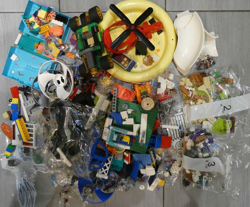 Klocki Lego mix ponad 11 kg + instrukcje ok 100 szt.