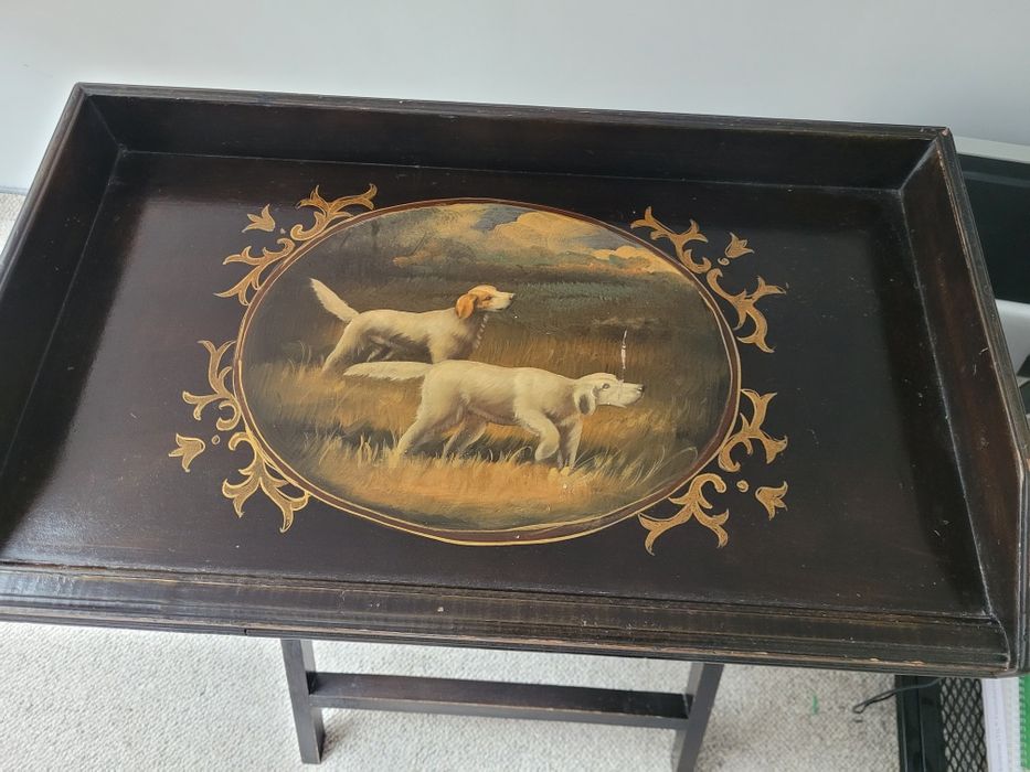 Stolik barek drewniany z motywem "psim"