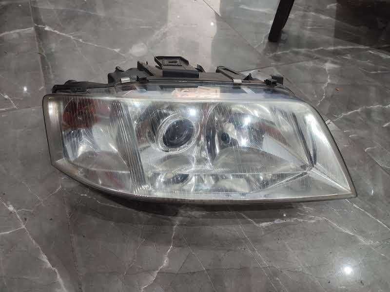 Lampa reflektor prawy przód Audi A6 C5