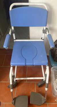 Cadeira rodas sanitária