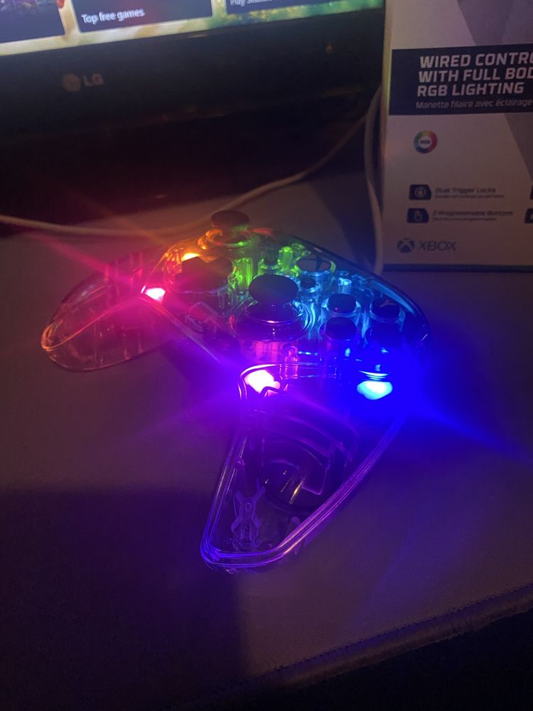 Comando Xbox HyperX Clutch Gladiate RGB