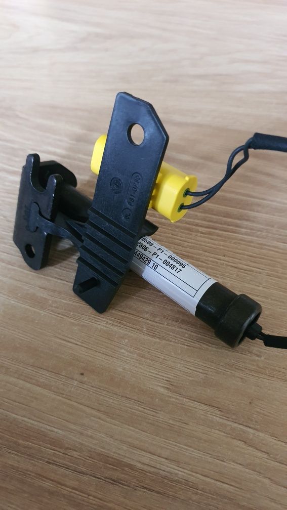 BMW G20 G80 M3 naboje pirotechniczne lewy prawy