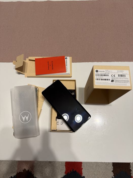 Motorola EDGE NEO 40 na gwarancji