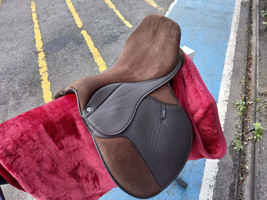 Siodło wszechstronne Thorowgood Griffin 17''