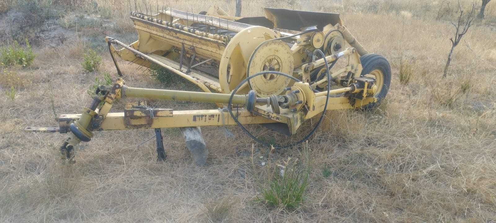 Vendo gadanheira condicionadora e juntador