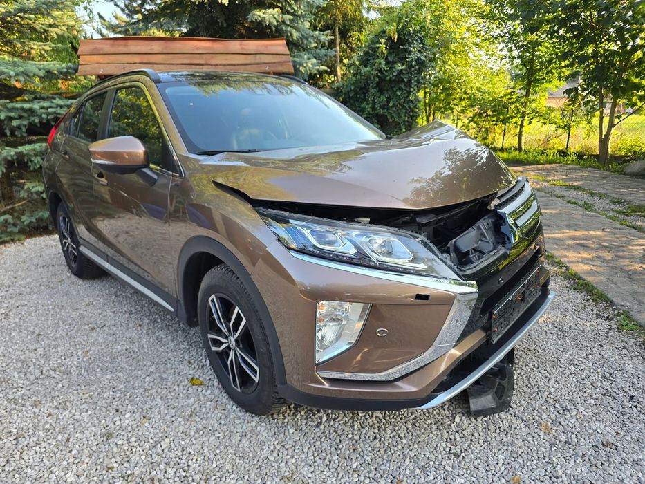 Mitsubishi Eclipse Cross 1.5b 163km 58tys km PANORAMA navi KAMERY 360 radar SKÓRA