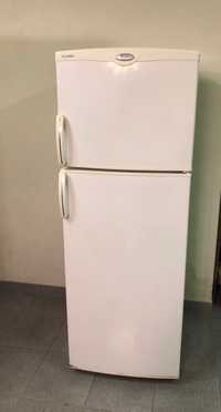 Vendo Frigorifico Whirlpool com congelador em cima