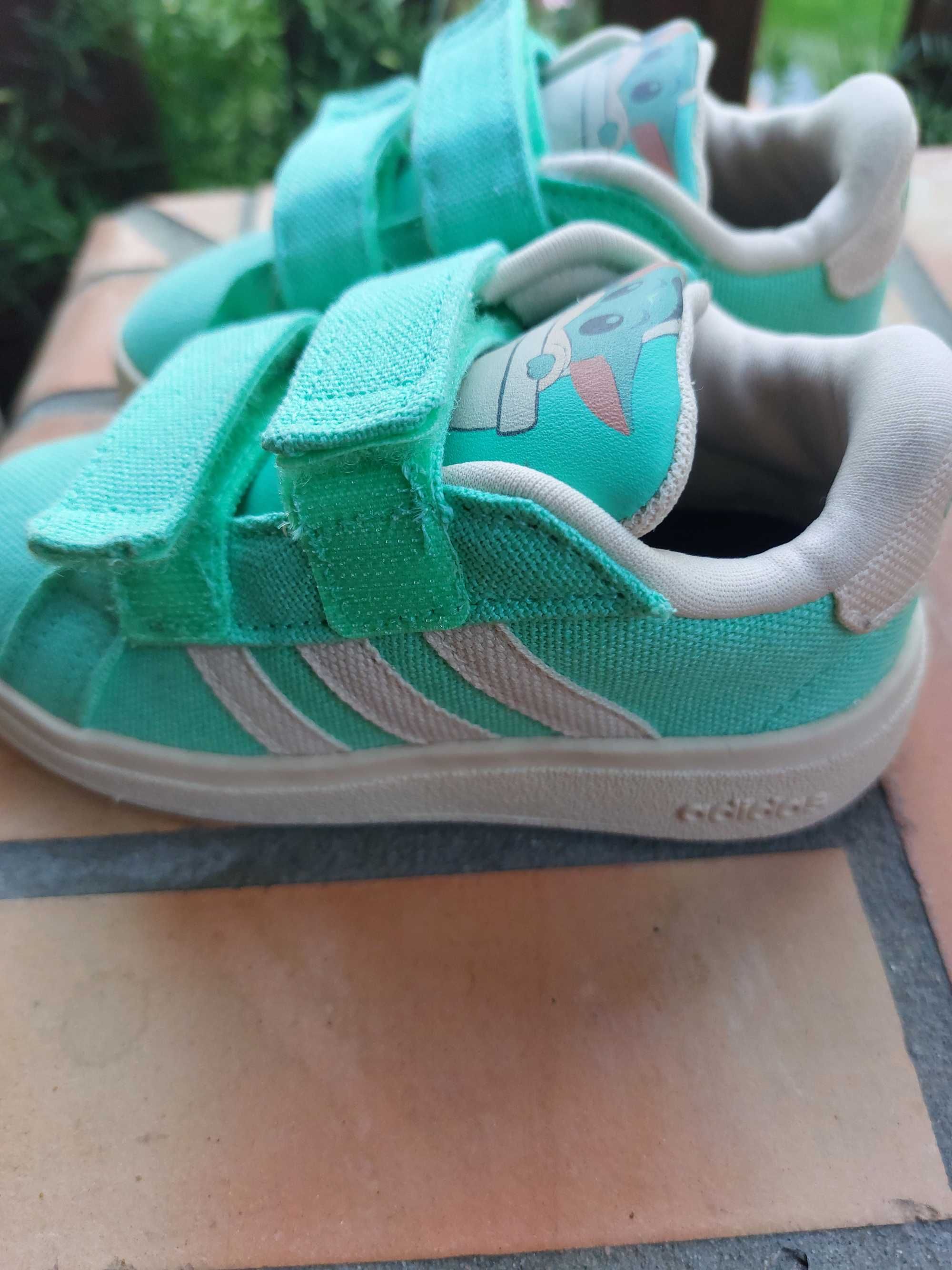 Tenis criança Adidas Novos tamanho 23