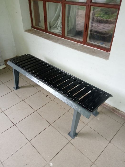 Продам лавочку у двір