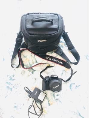 Máquina Fotográfica Canon E05 1000D