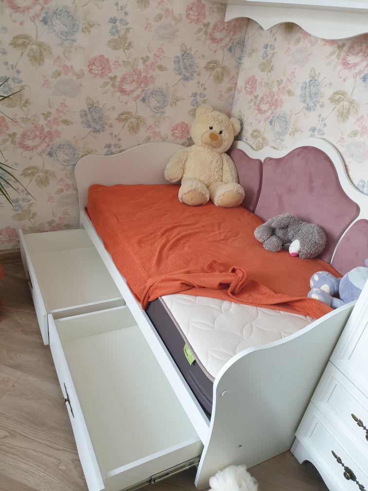 Спальный гарнитур для девочки