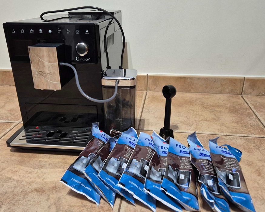 Ekspres do kawy Melitta CI Touch F 630-102 black + 8 filtrów do wody