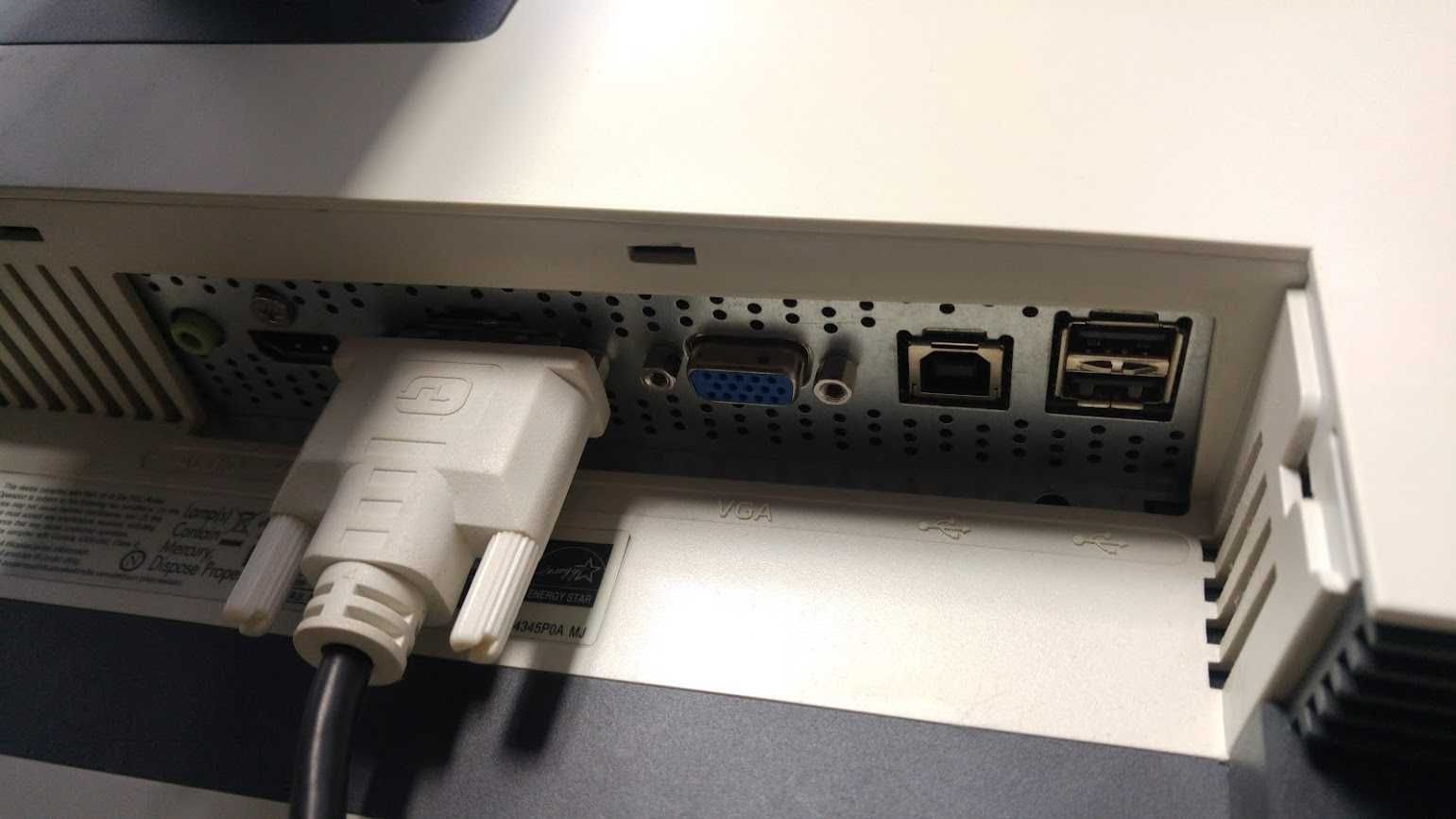 Монітор 24    Fujitsu Siemens P24W-5 ECO