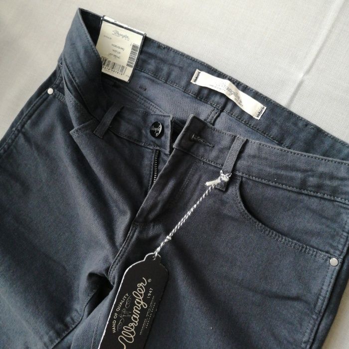 Nowe Spodnie jeansy Wrangler W27 L34