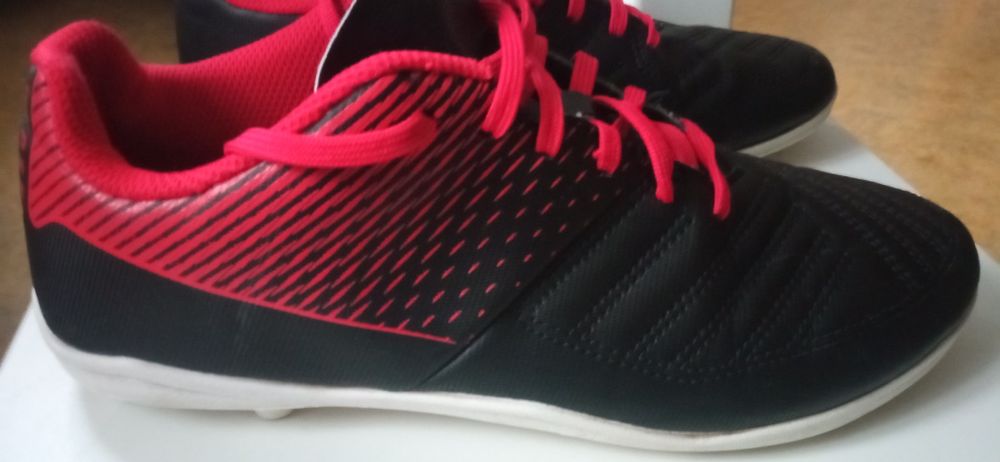 Sprzedam buty do piłki r.37