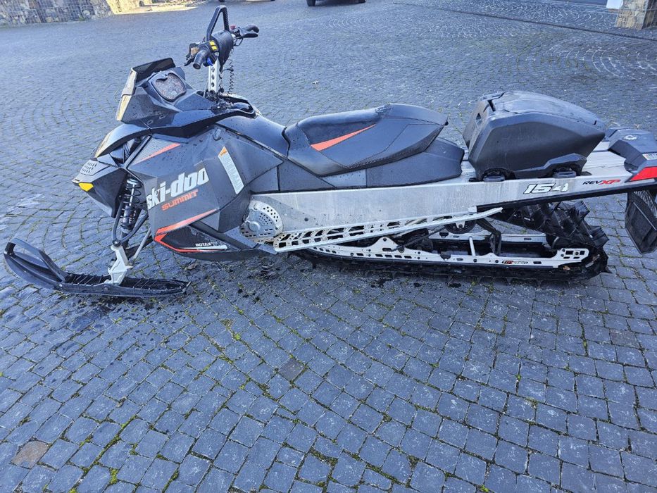 Снігохід BRP SKI-DOO