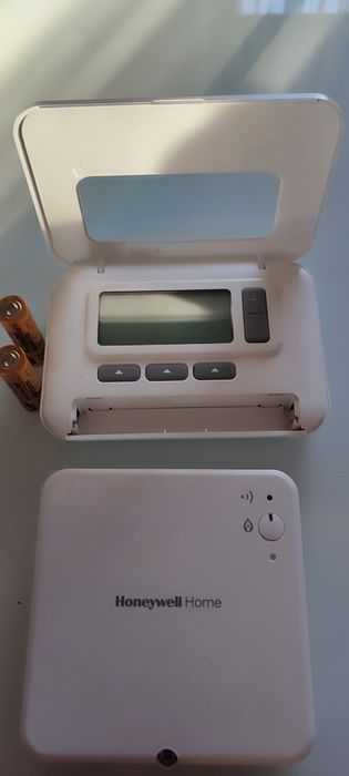 Termostat programowalny bezprzewodowy HONEYWELL T3R HOME powystawowy
