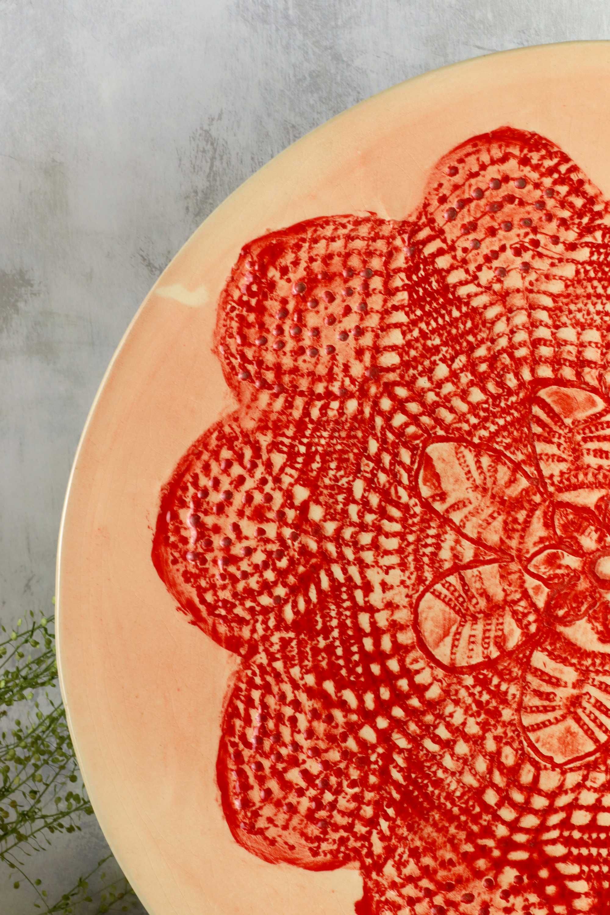 Ceramiczna patera z motywem kwiatu ceramika vintage
