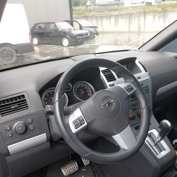 Opel Zafira 2.2  Direct (para peças)
