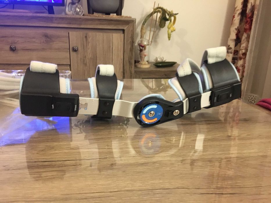 Orteza lewego stawu łokciowego z zegarem marki Qmed (L-049)