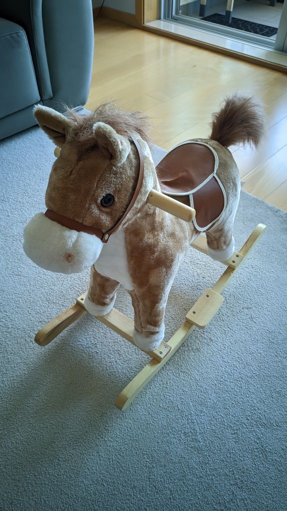 Cavalo de baloiço HomCom com sons