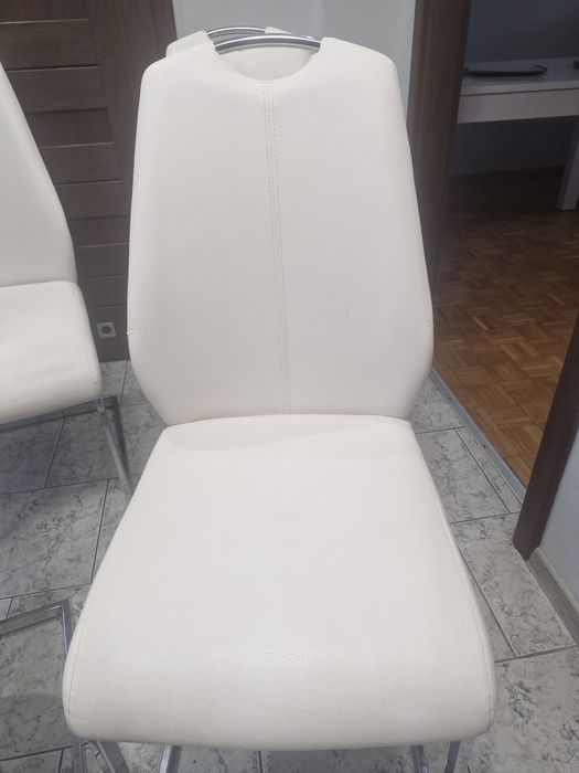 Krzesla ekoskora biala Agata meble