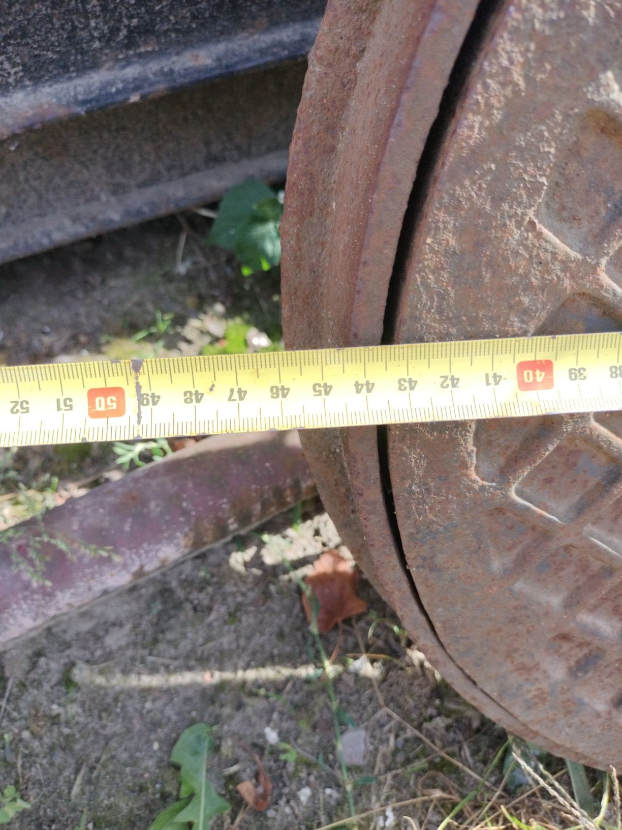 Właz żeliwny.  44cm.     .