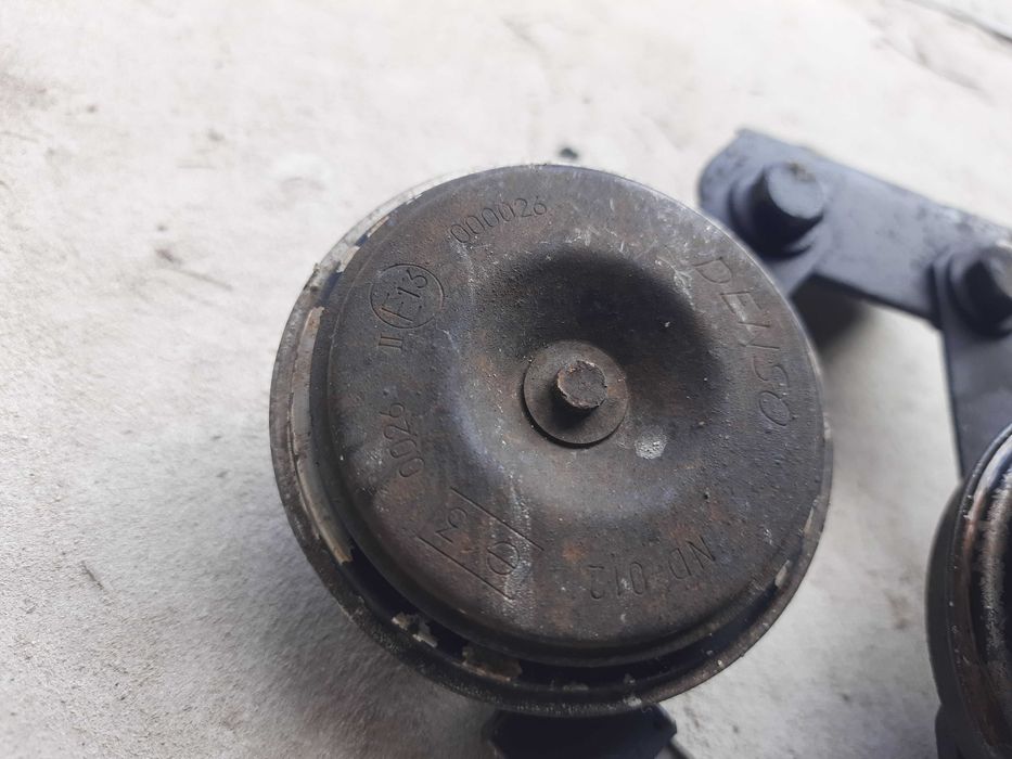 Сигнал клаксон оригінал Тойота Авенсіс т27 із фішкою Denso