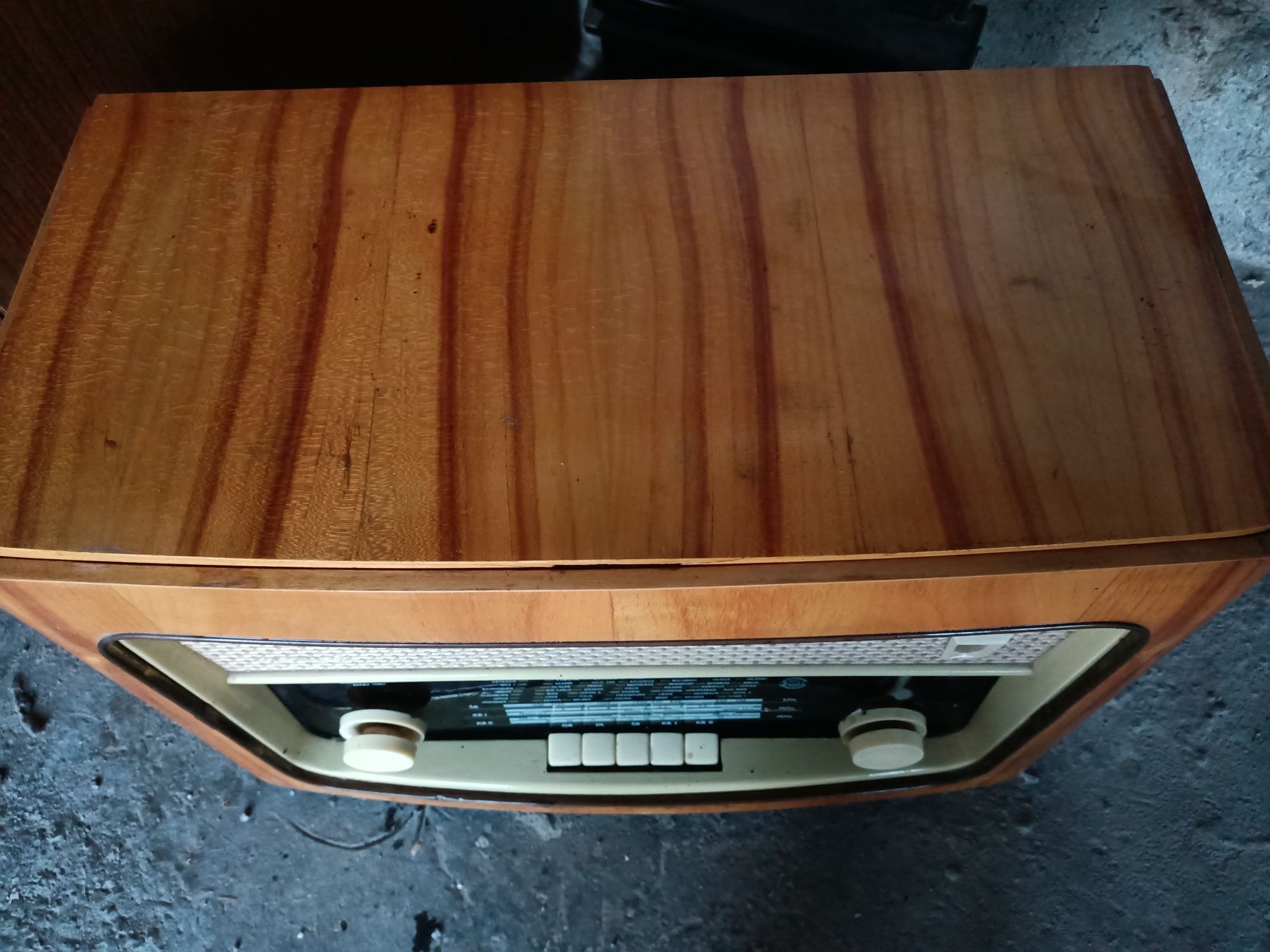 Stare Radio Diora MENUET 6204 wraz z gramofonem