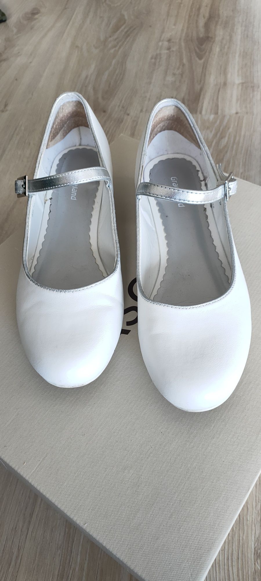 Buty eleganckie białe