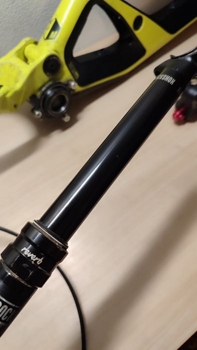 sztyca regulowana rockshox reverb + manetka