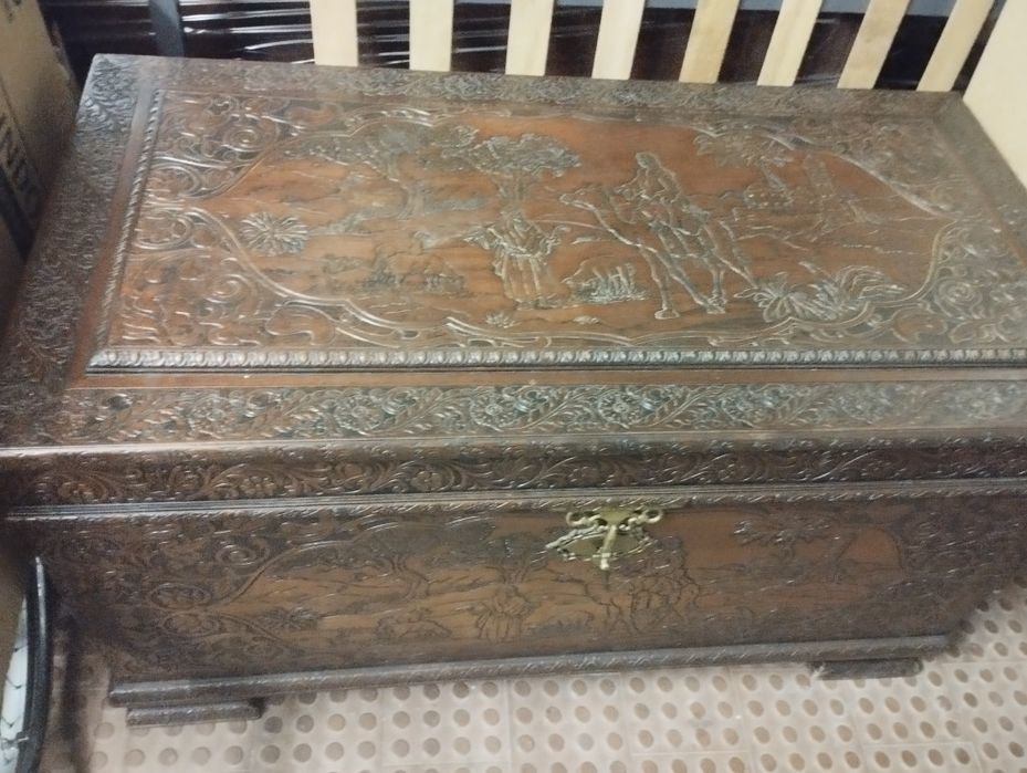 Arca de madeira antiga