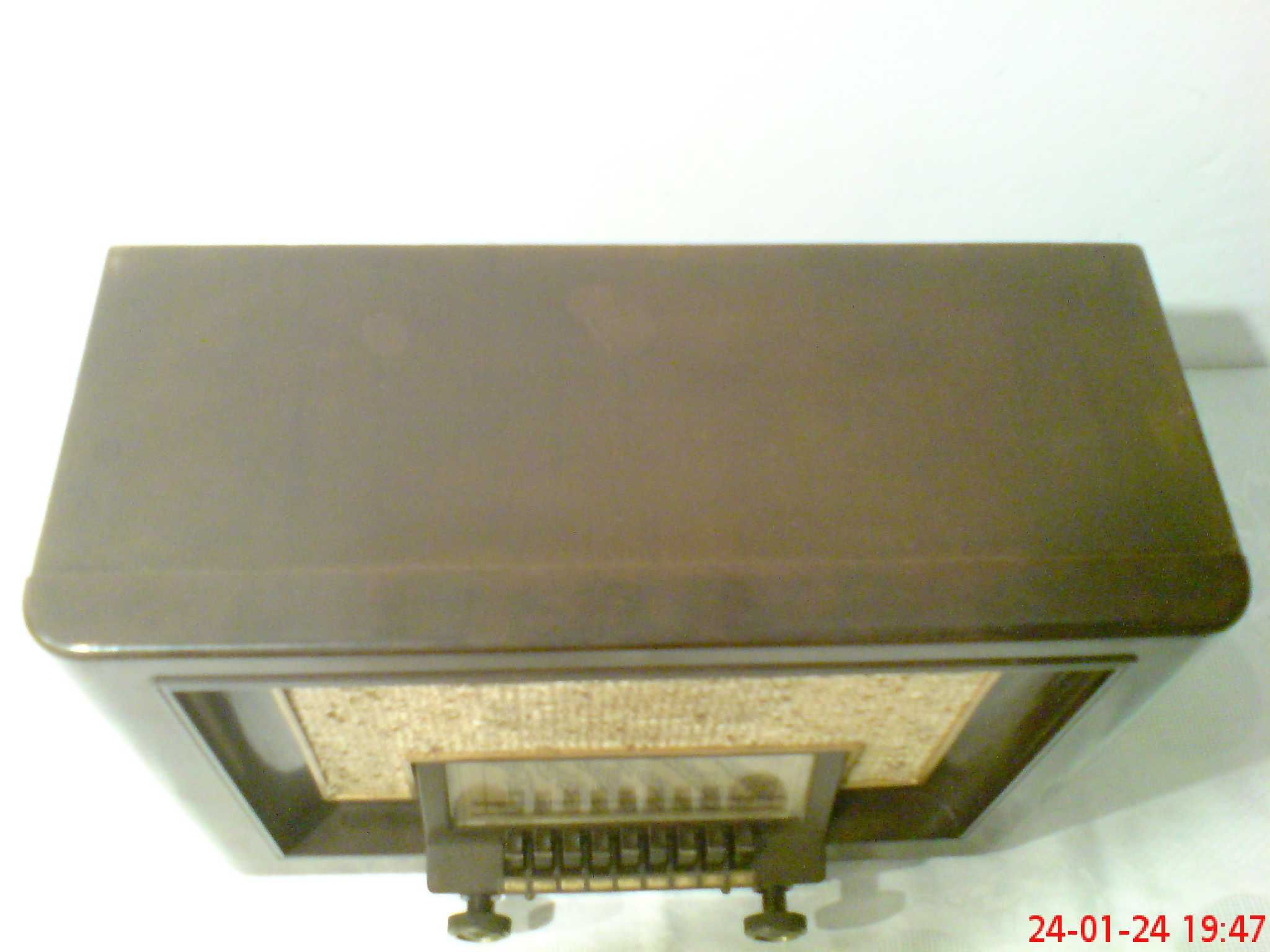 Przedwojenne radio Philips 680A, czyste, sprawne.