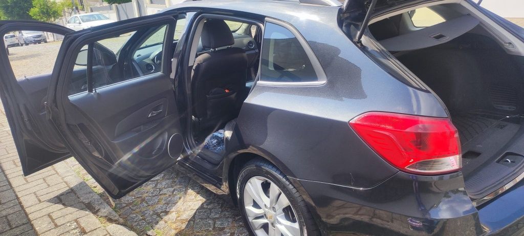 Chevrolet Cruze SW 2012